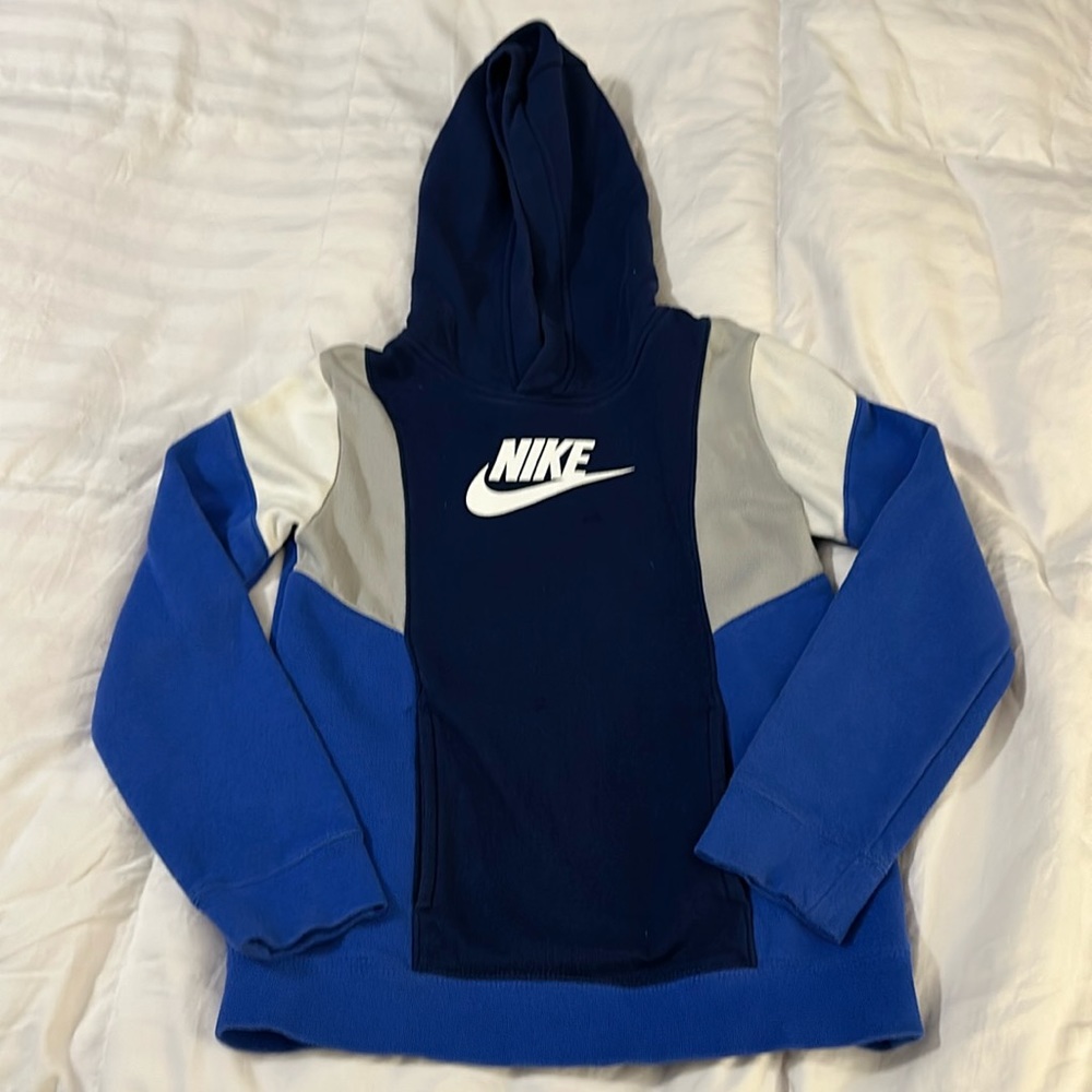 Nike, boys size small, hooded sweat shirt. Blue, gray and while color block.